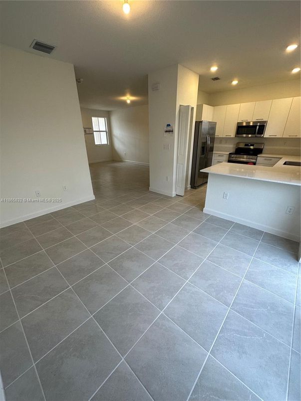 Empty room, Interior, Kitchen, Recessed Lighting