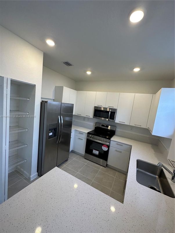 Interior, Kitchen, Recessed Lighting