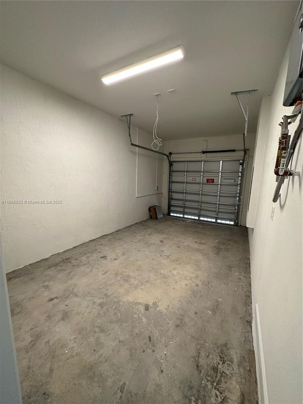 Garage, Interior