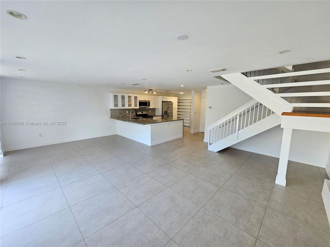 Empty room, Interior, Kitchen, Recessed Lighting