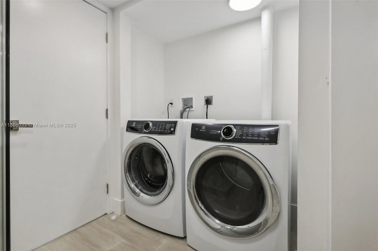 Interior, Recessed Lighting, Washer