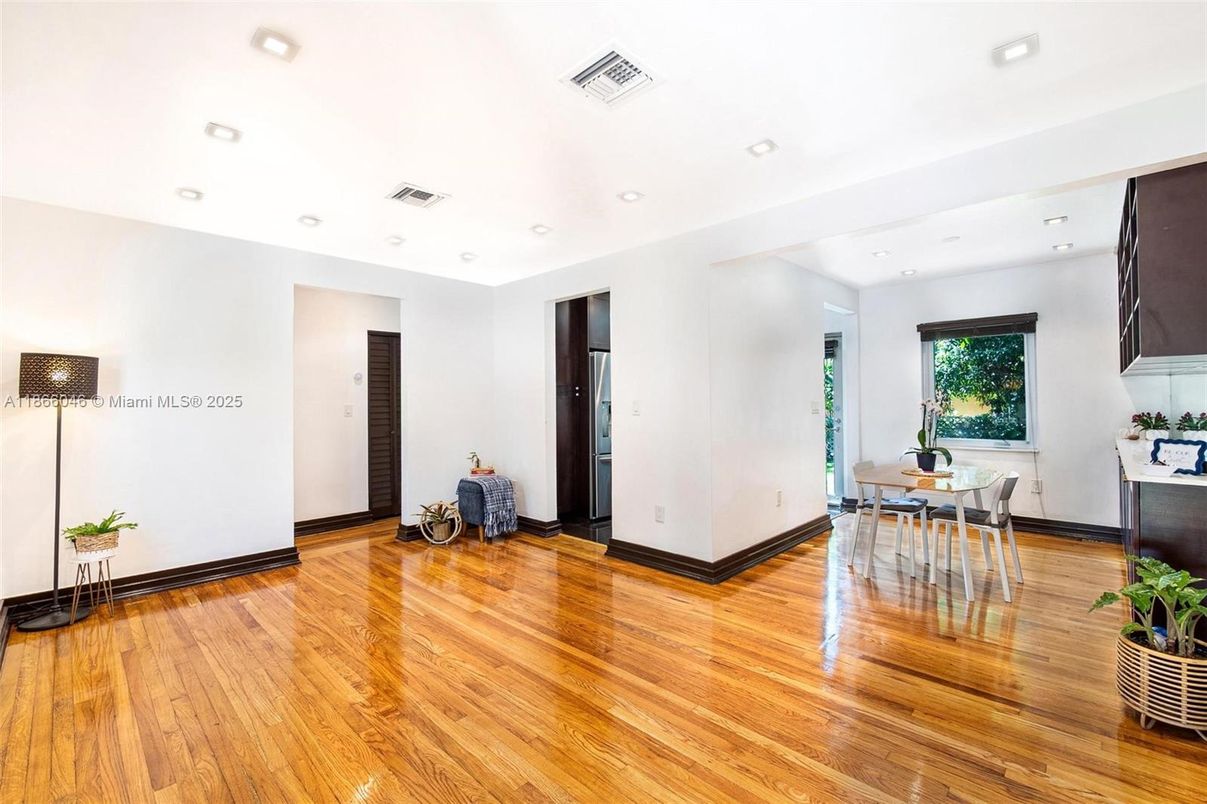 Dining room, Interior, Recessed Lighting, Wood Texture Flooring