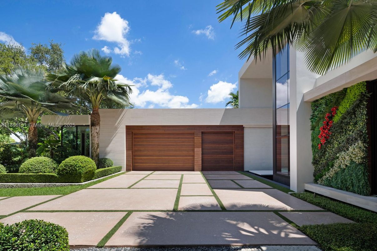 Attached, Exterior, Facade, Modern