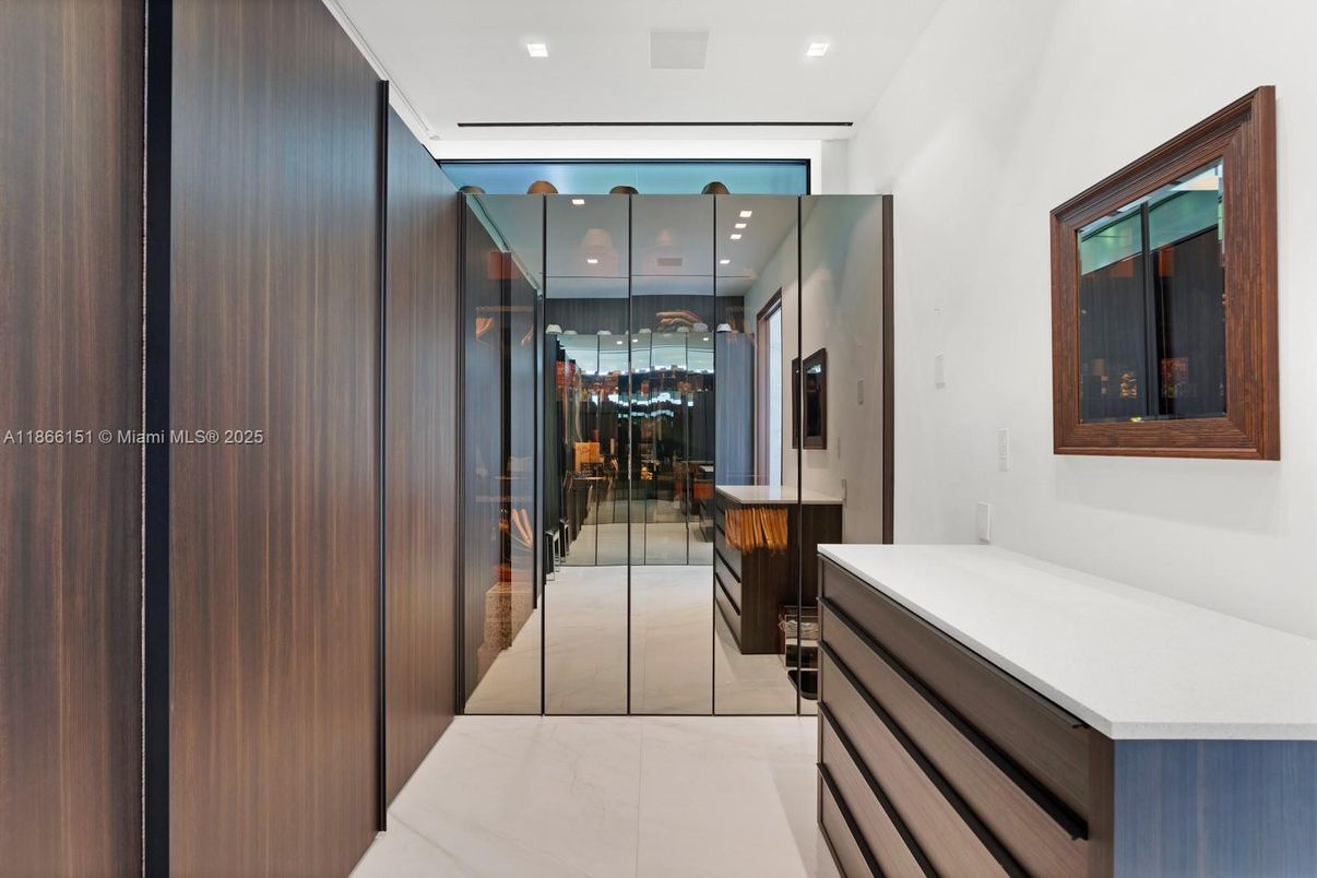 Interior, Recessed Lighting, Wine Storage