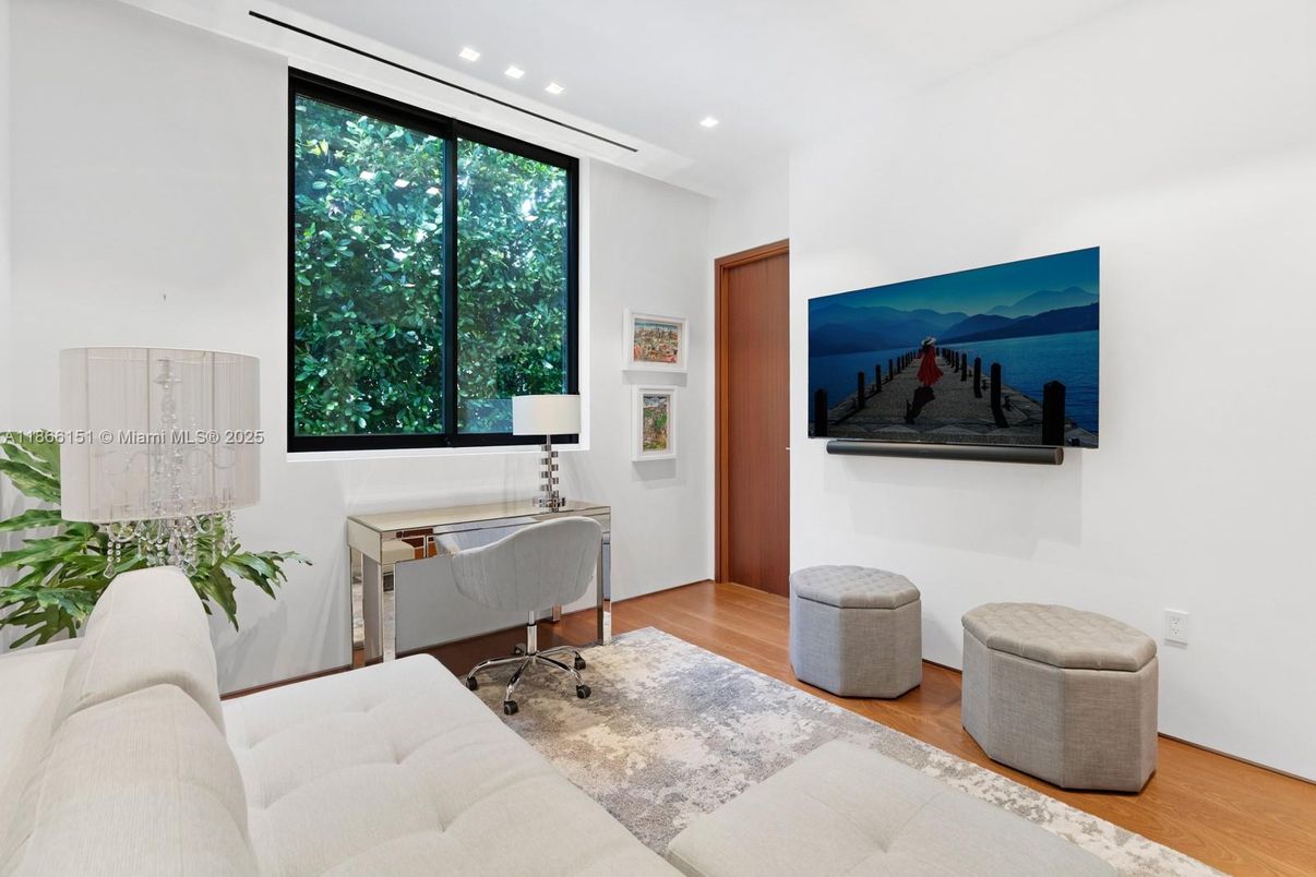 Home Office, Interior, Recessed Lighting, Wood Texture Flooring