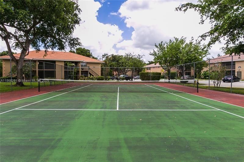 Exterior, Tennis Courts