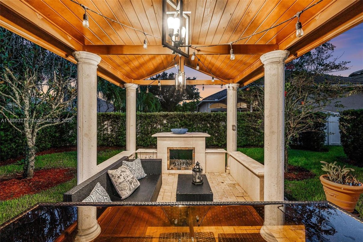 Exterior, Fireplace
