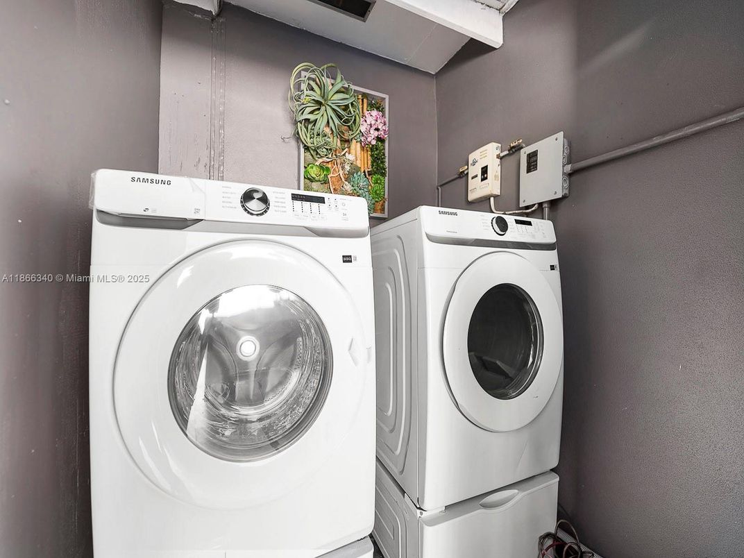 Interior, Utility Closets, Washer