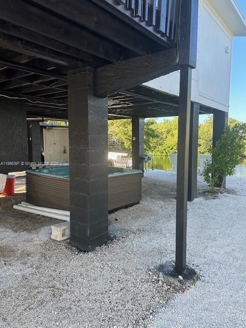 Exterior, Hot Tub, Water