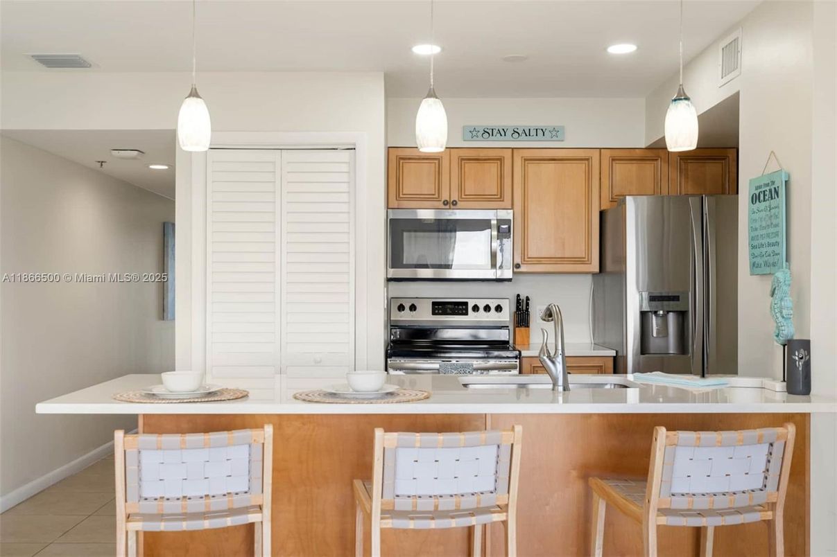 Interior, Kitchen, Pendant Lights, Recessed Lighting, Stainless Steel Appliances