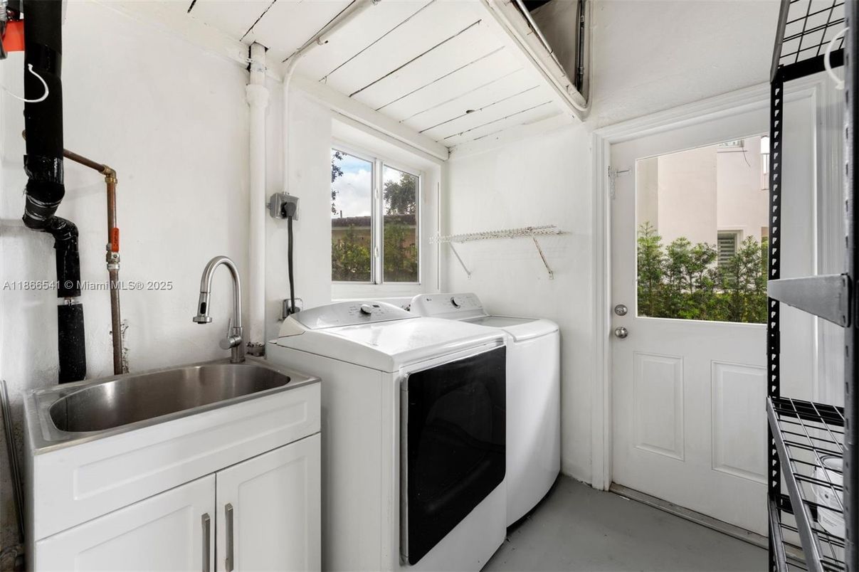 Interior, Washer