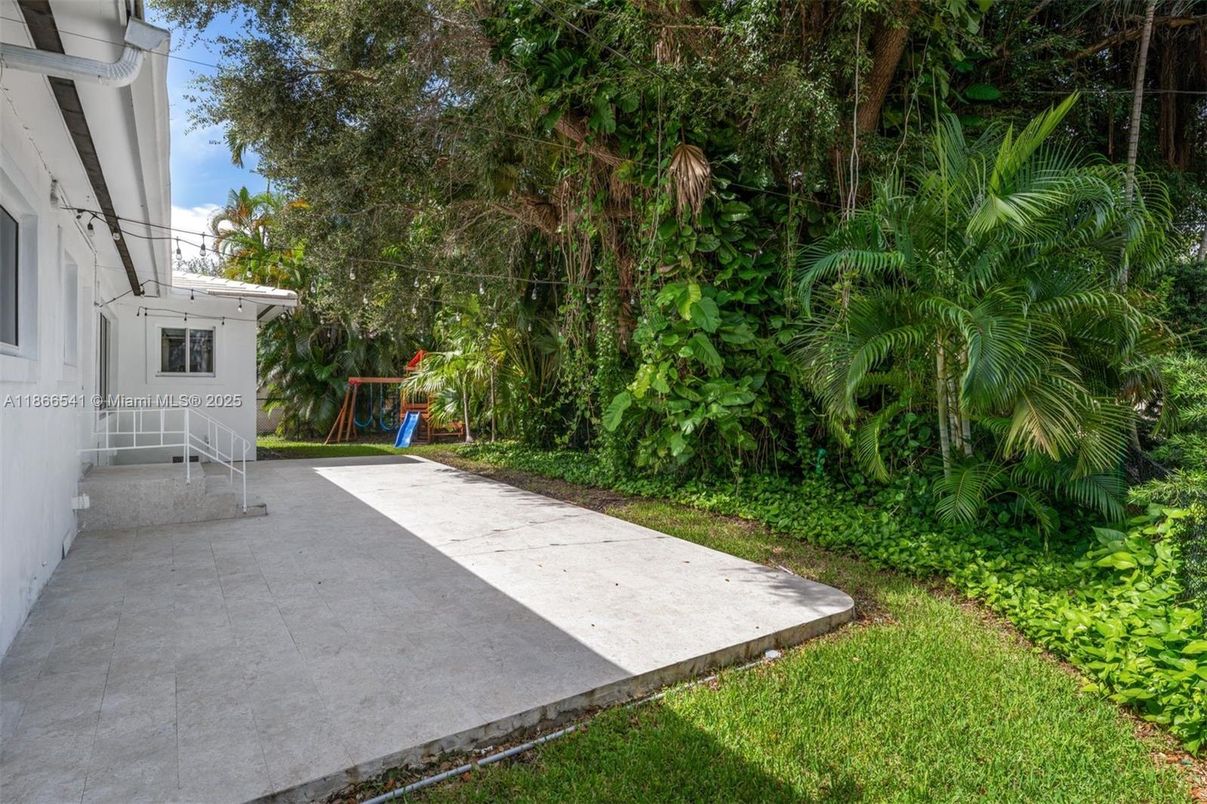 Backyard, Exterior