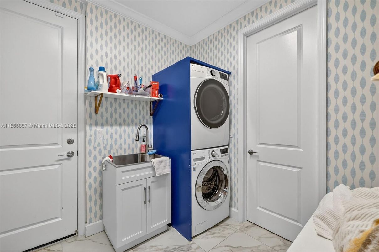 Interior, Marble, Utility Closets, Washer
