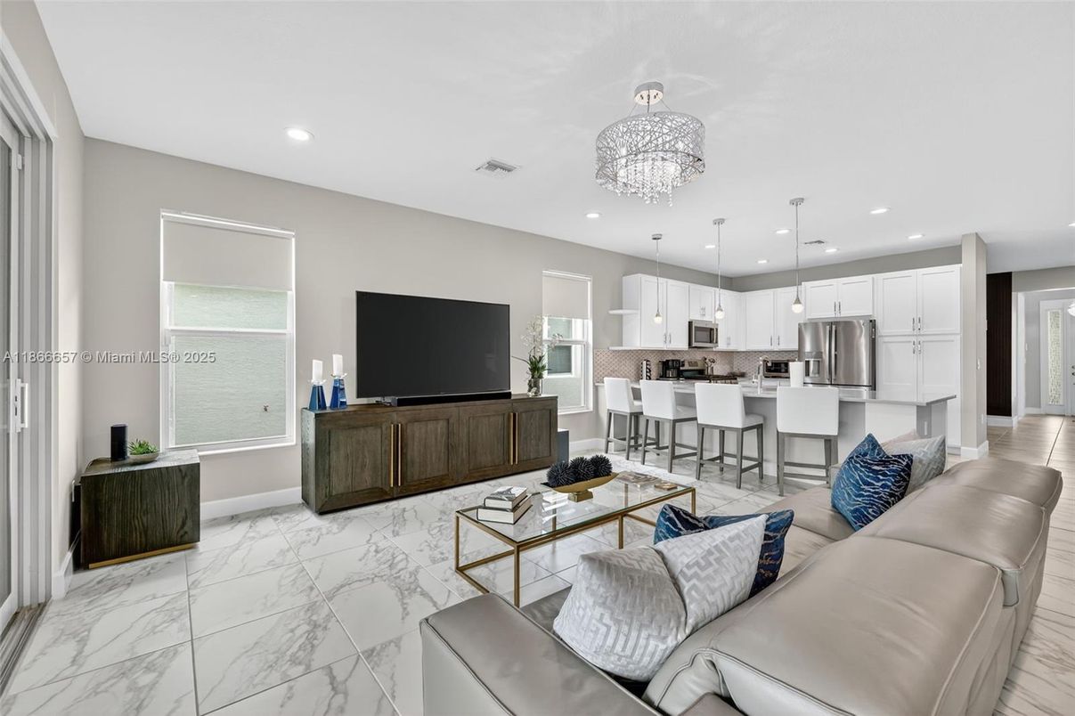 Chandelier, Interior, Kitchen, Living room, Marble, Pendant Lights, Recessed Lighting, Stainless Steel Appliances