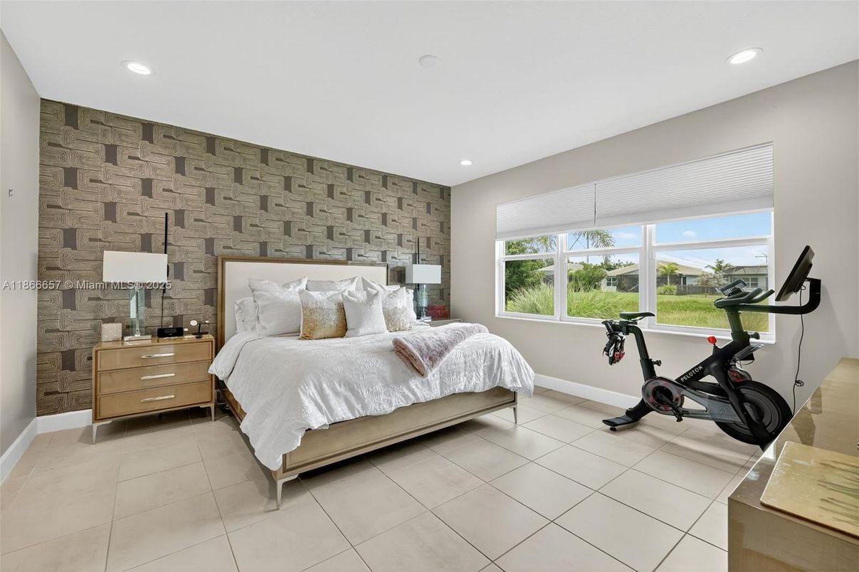 Bedroom, Fitness Equipment, Interior, Recessed Lighting