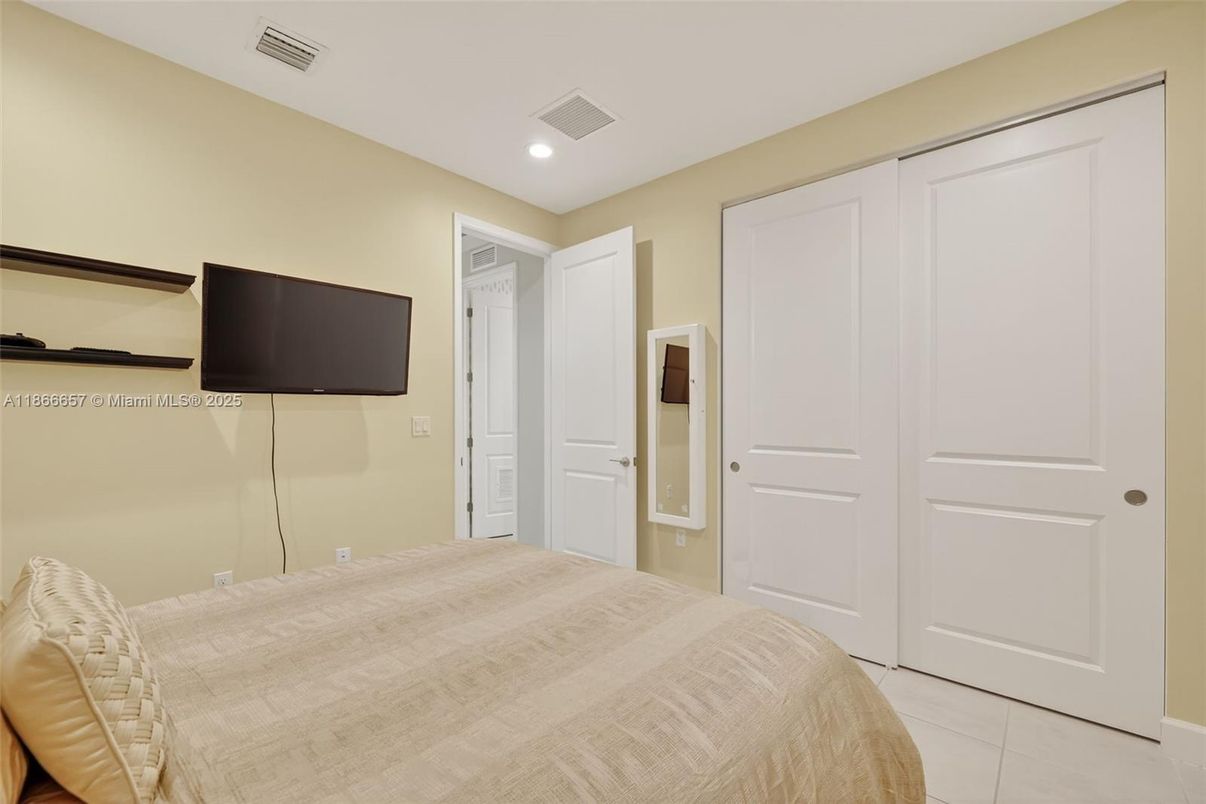 Bedroom, Interior, Recessed Lighting