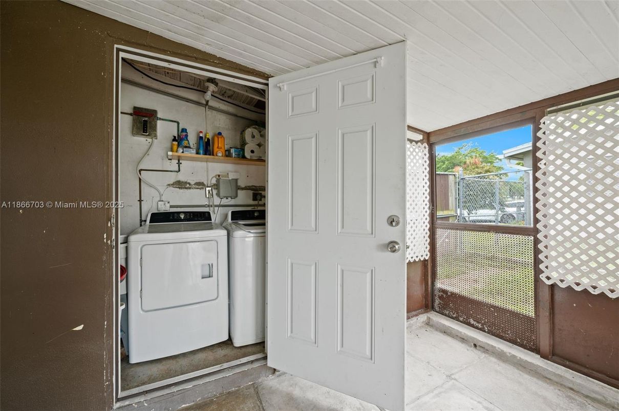 Interior, Utility Closets, Washer