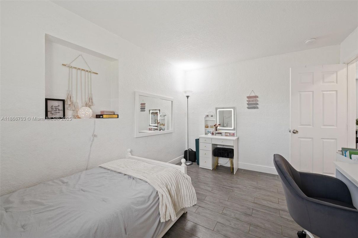 Bedroom, Home Office, Interior, Wood Texture Flooring