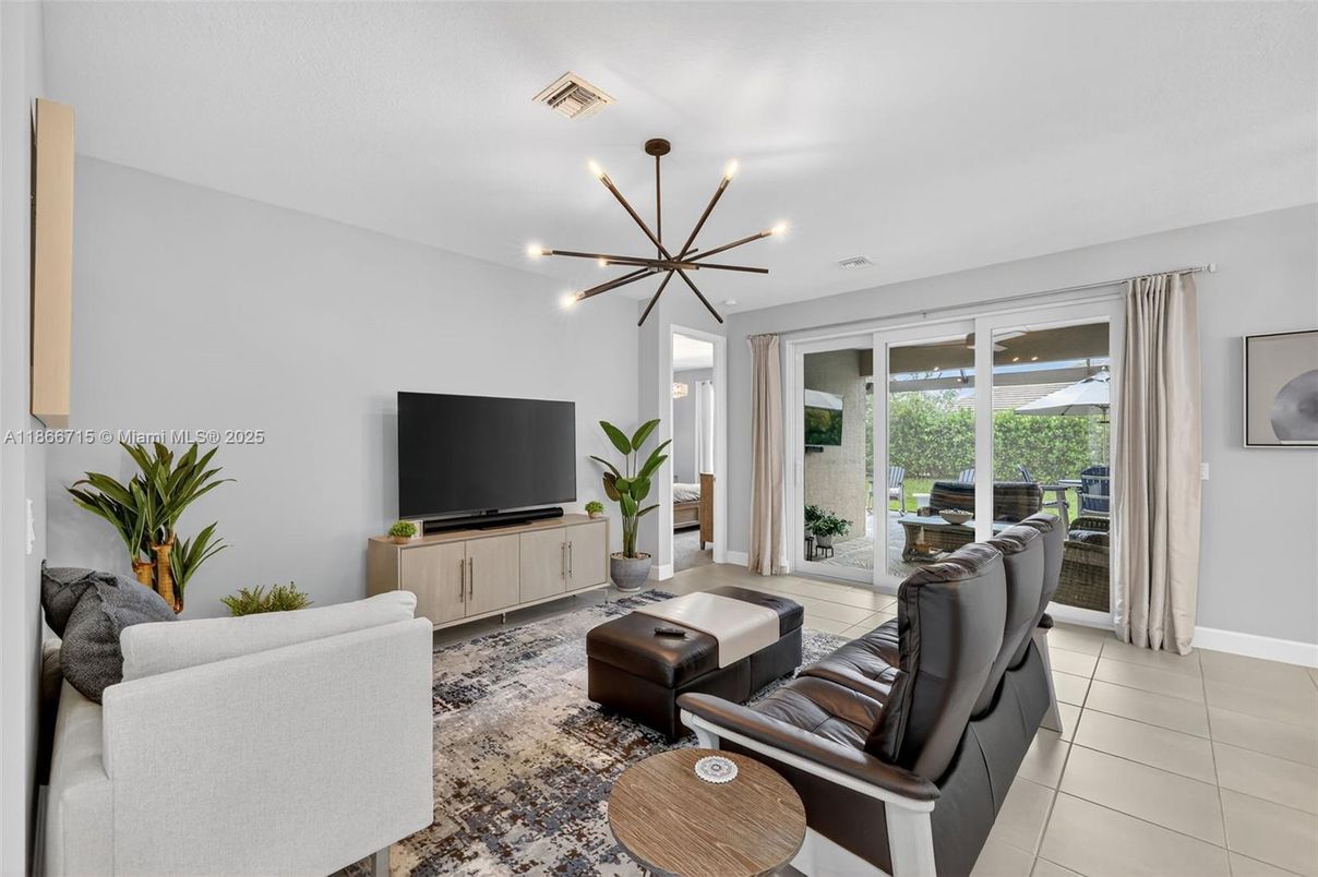 Interior, Living room, Pendant Lights