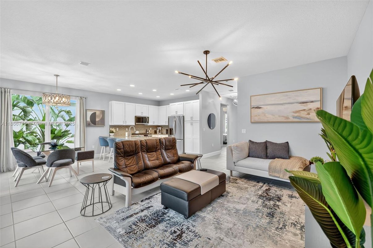 Dining room, Interior, Kitchen, Living room, Pendant Lights, Recessed Lighting, Stainless Steel Appliances