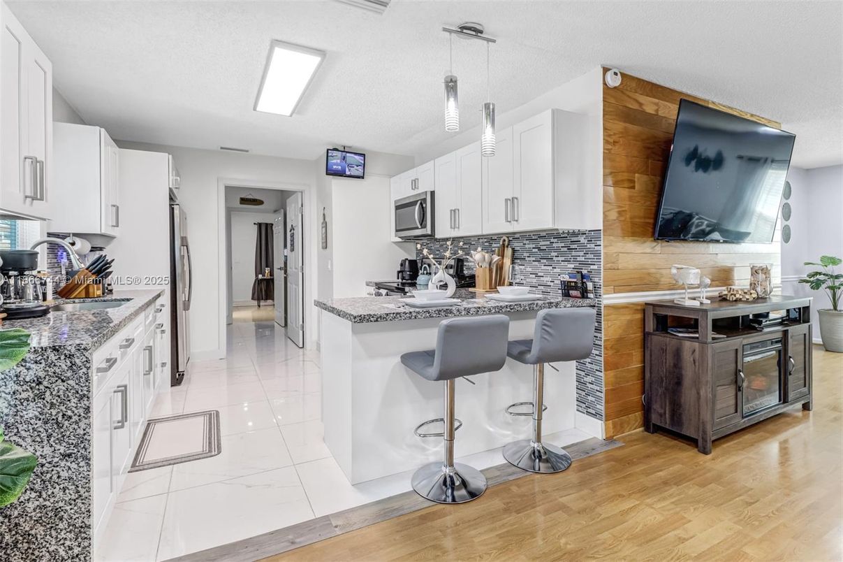 Interior, Kitchen, Pendant Lights, Wood Texture Flooring