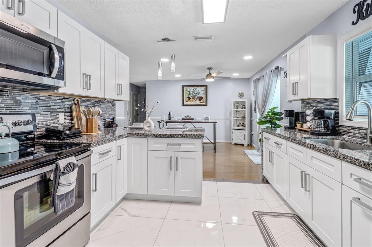 Interior, Kitchen, Marble, Recessed Lighting