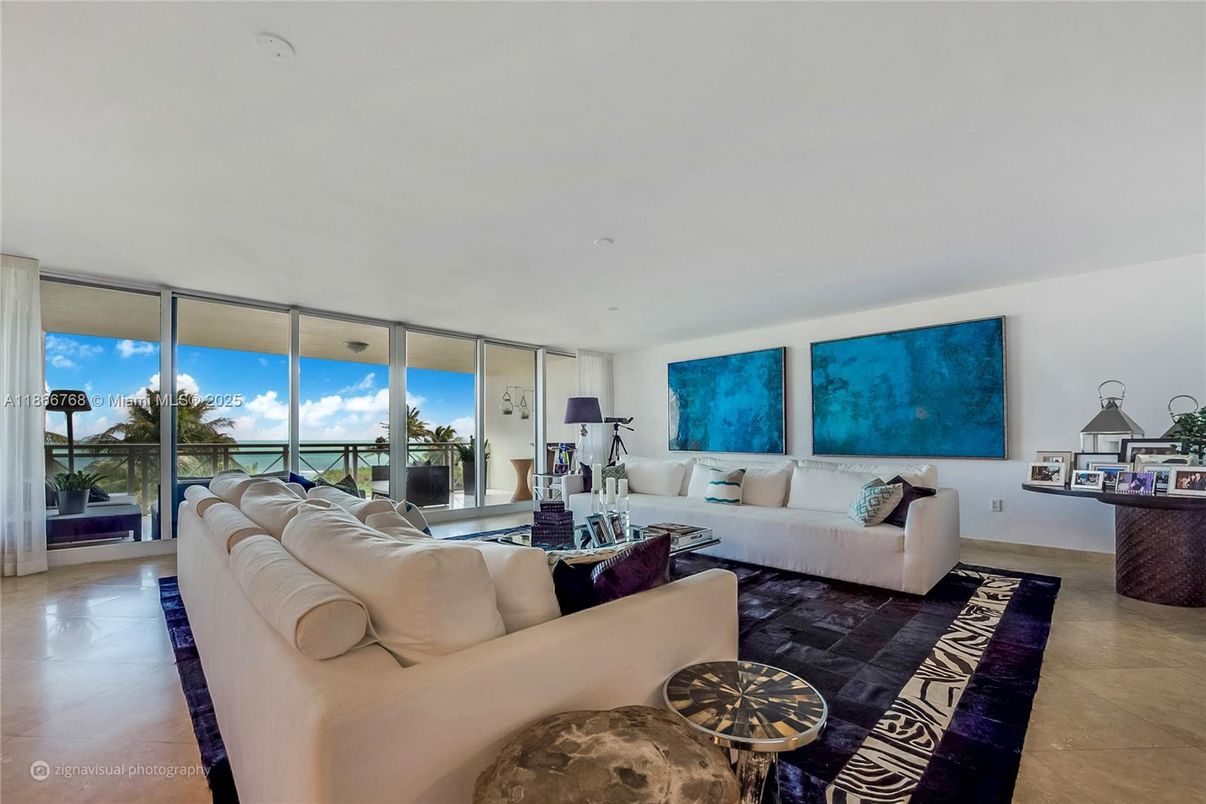 Fitness Equipment, Interior, Living room, Recessed Lighting, Water