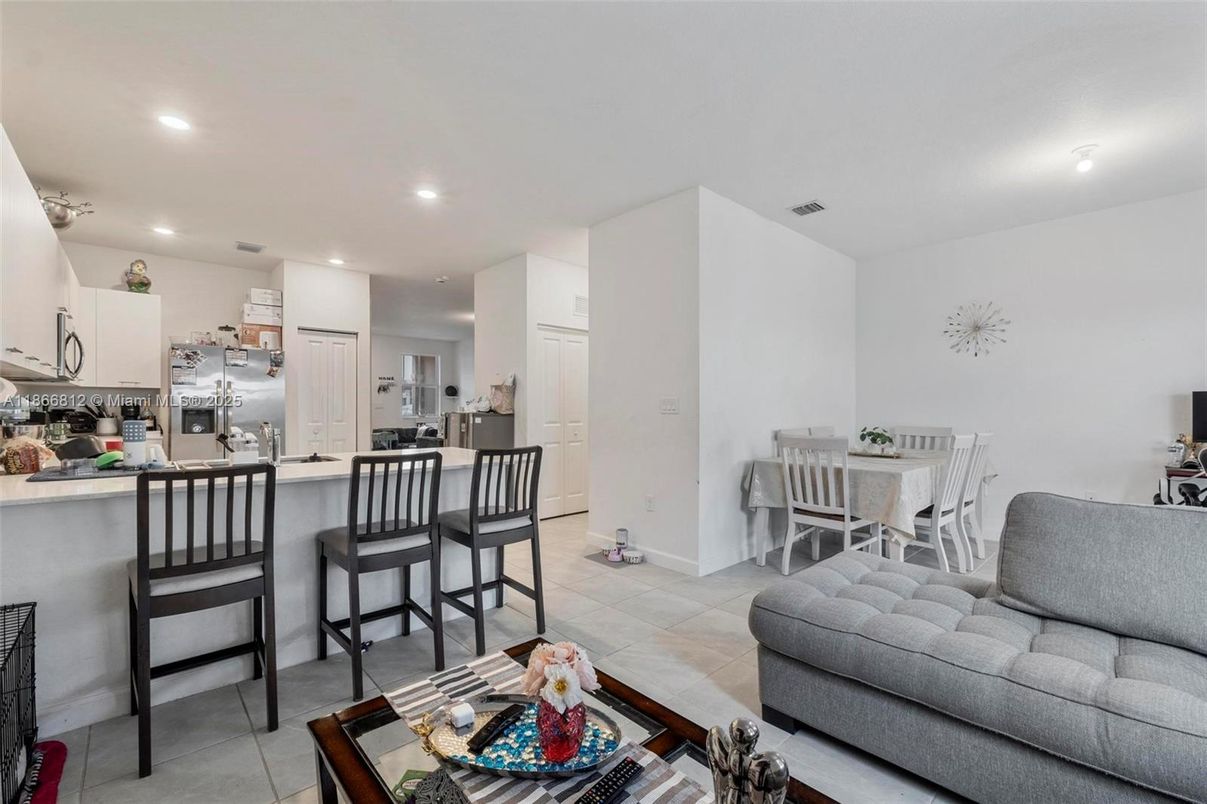 Dining room, Interior, Kitchen, Recessed Lighting