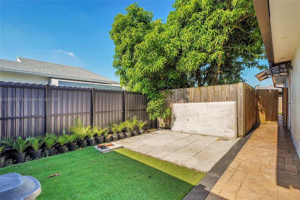 Backyard, Exterior