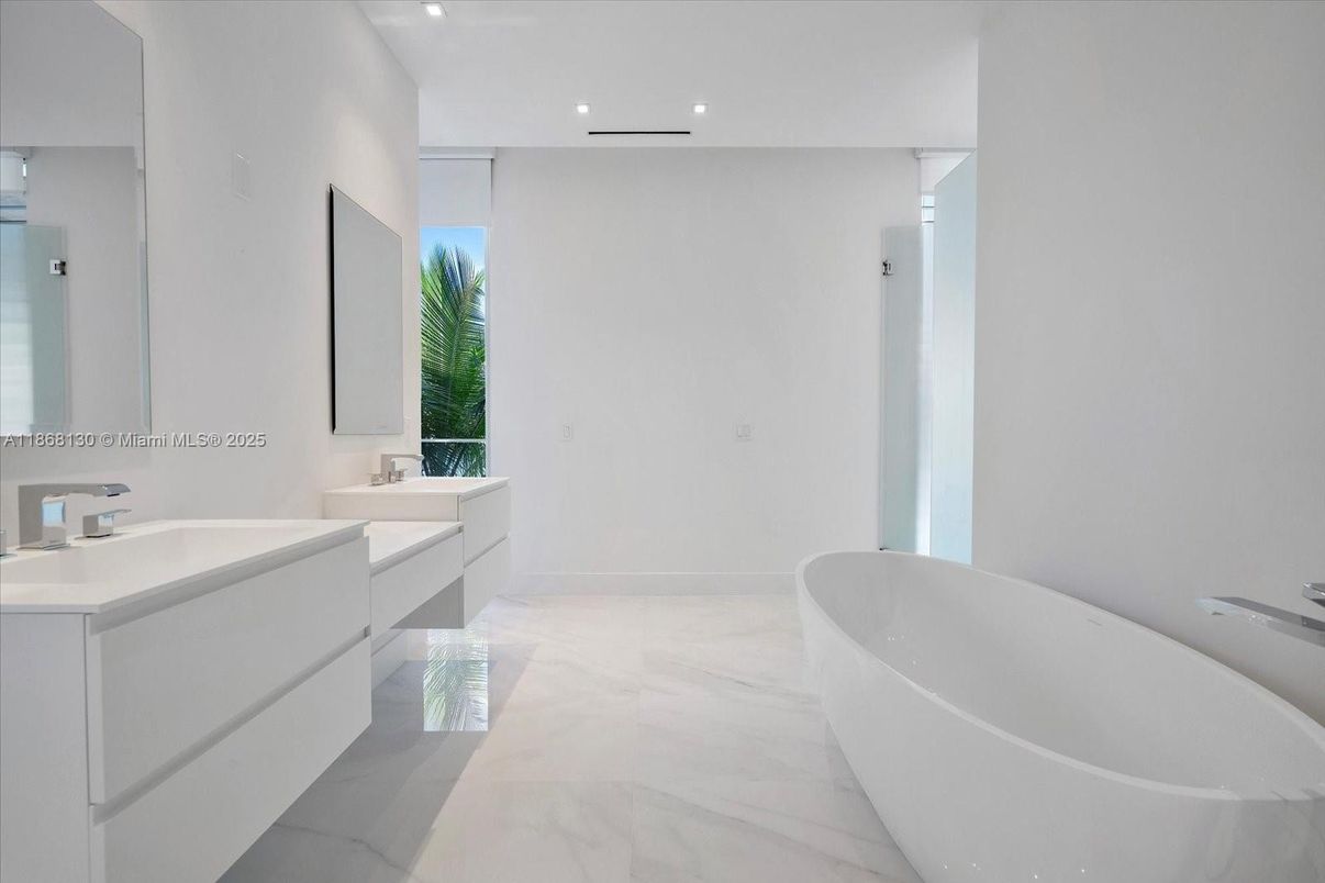 Bathroom, Dual Sink Vanities, Free Standing Baths, Interior, Marble, Recessed Lighting