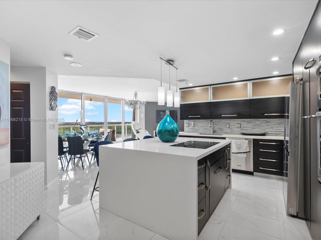 Chandelier, Dining room, Interior, Kitchen, Marble, Pendant Lights, Recessed Lighting, Water