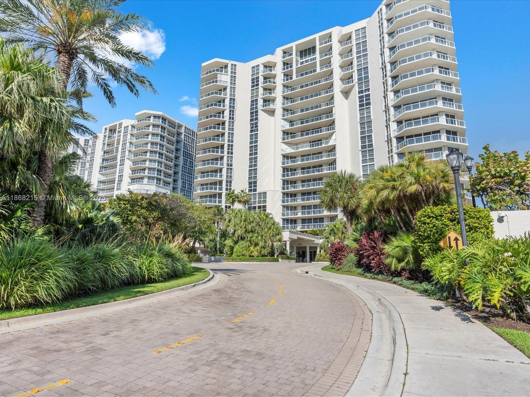 Exterior, Facade, Condo Building
