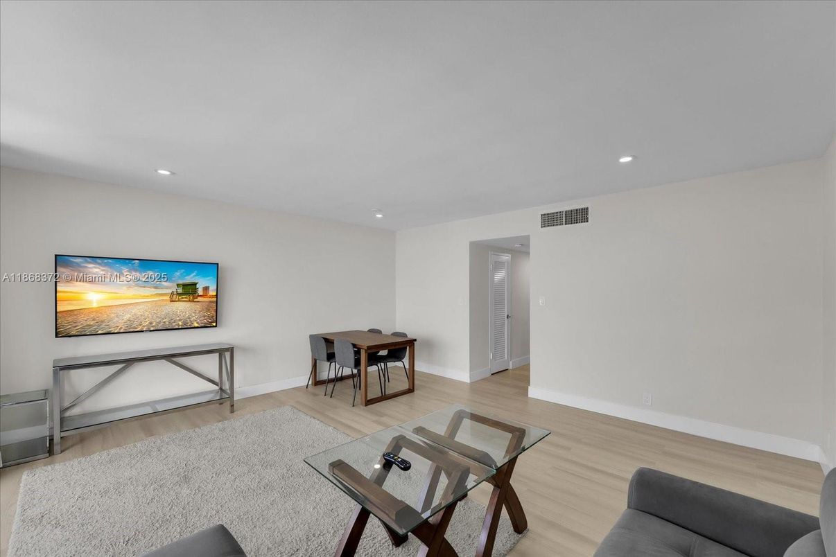 Dining room, Interior, Recessed Lighting, Water, Wood Texture Flooring