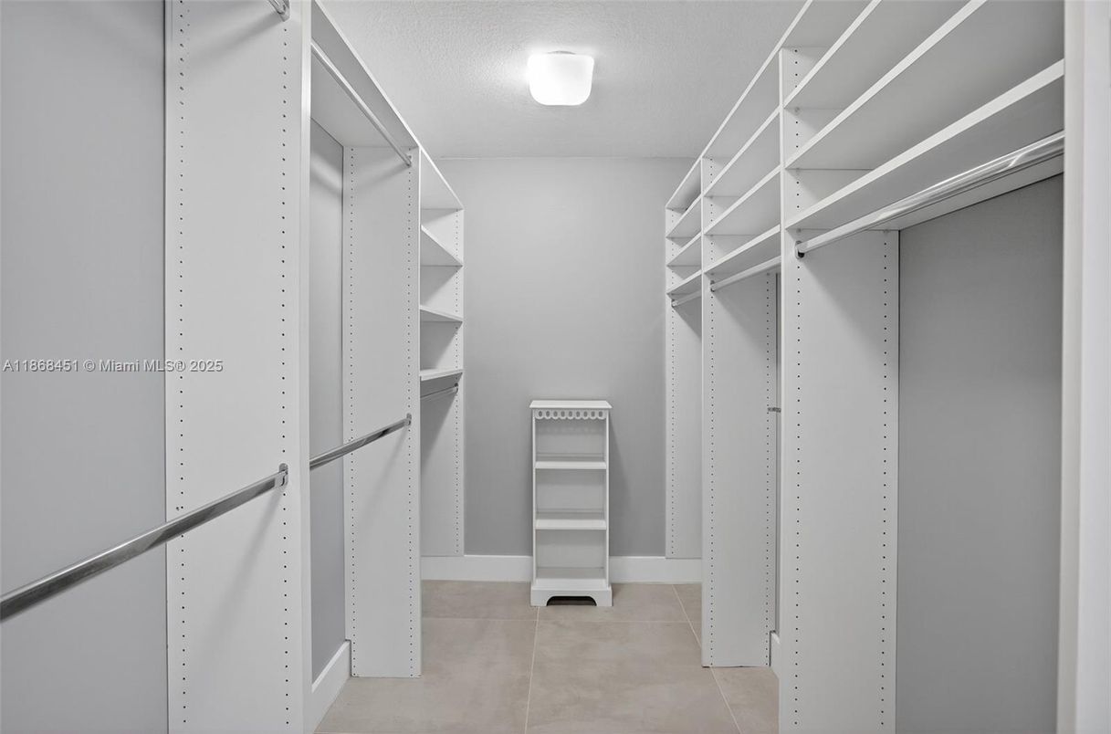 Interior, Walk-in Closets