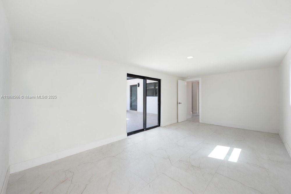 Empty room, Interior, Marble, Recessed Lighting