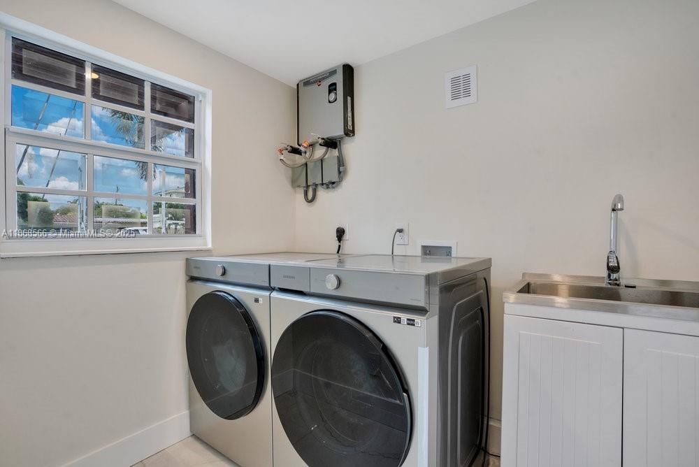 Interior, Washer