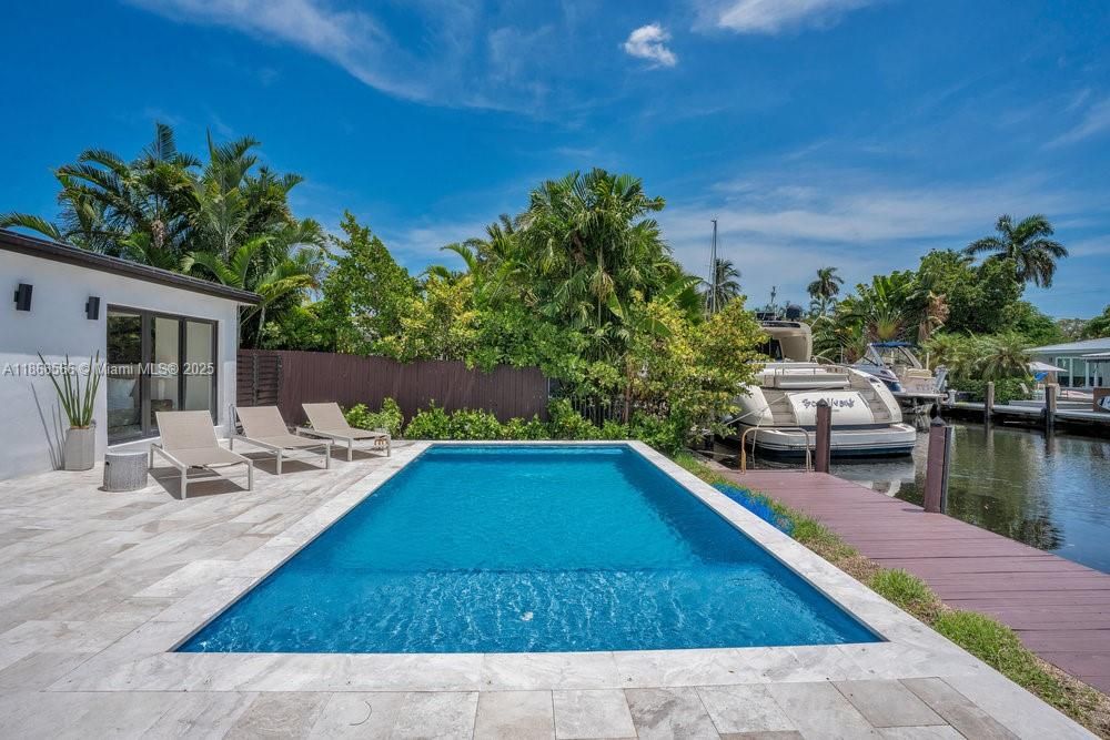 Exterior, Pool, Water