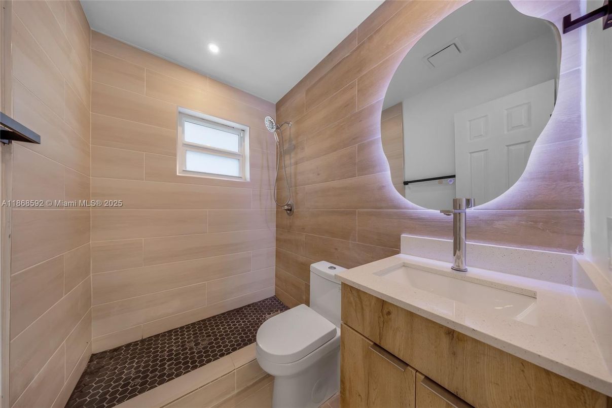 Bathroom, Interior, Recessed Lighting