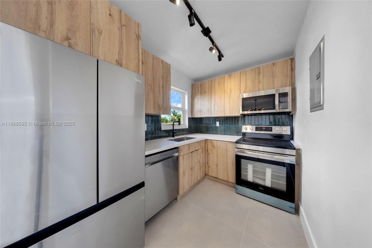 Interior, Kitchen, Stainless Steel Appliances