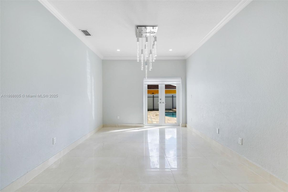 Empty room, Interior, Pendant Lights, Recessed Lighting