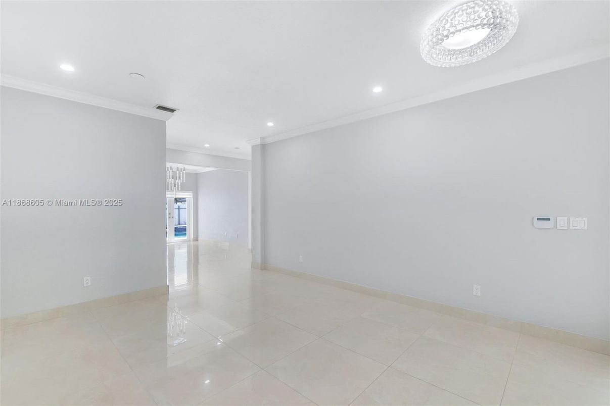 Chandelier, Empty room, Interior, Recessed Lighting