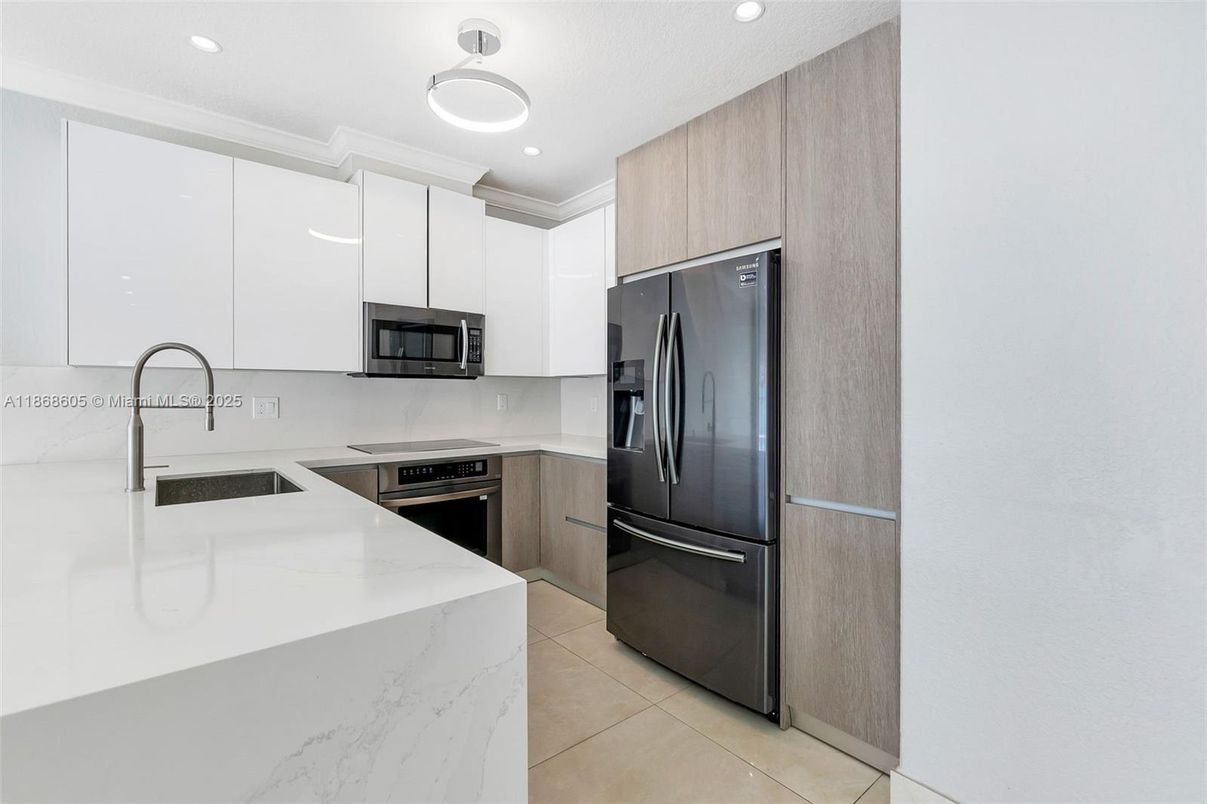 Interior, Kitchen, Pendant Lights, Recessed Lighting