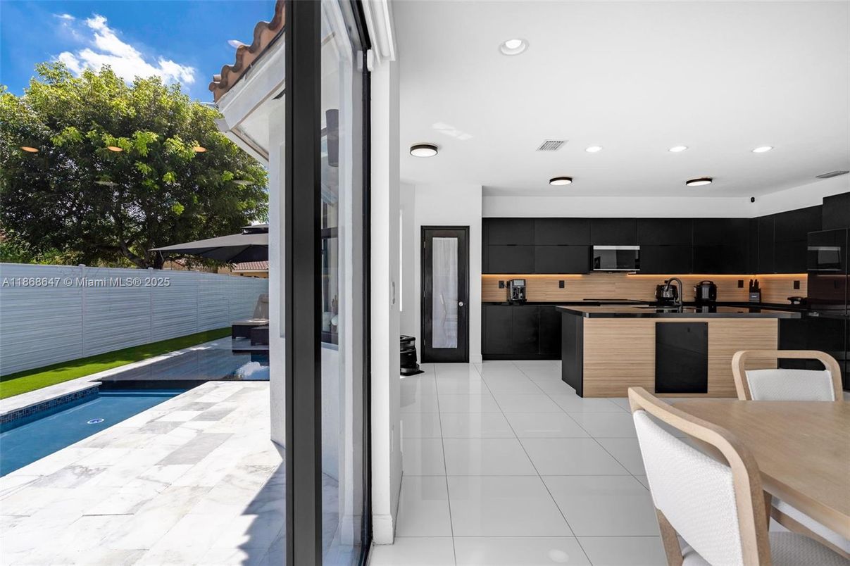 Interior, Kitchen, Pool, Recessed Lighting