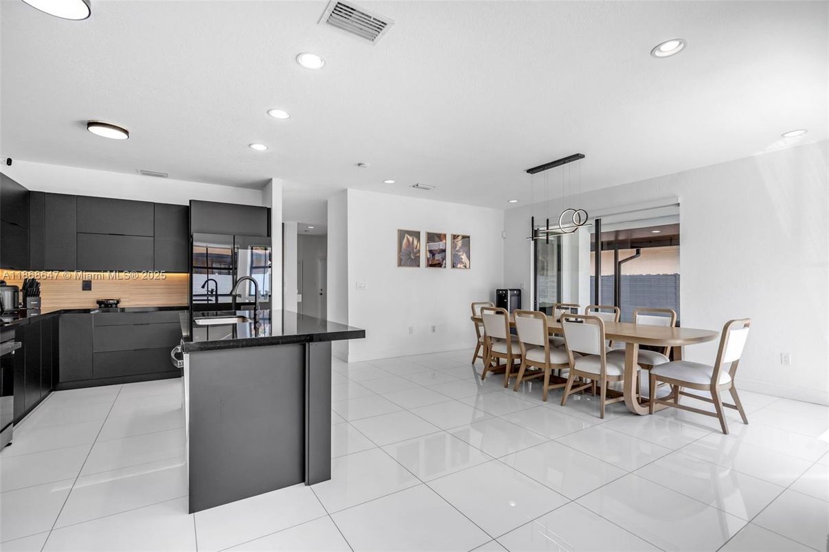 Dining room, Interior, Kitchen, Pendant Lights, Recessed Lighting