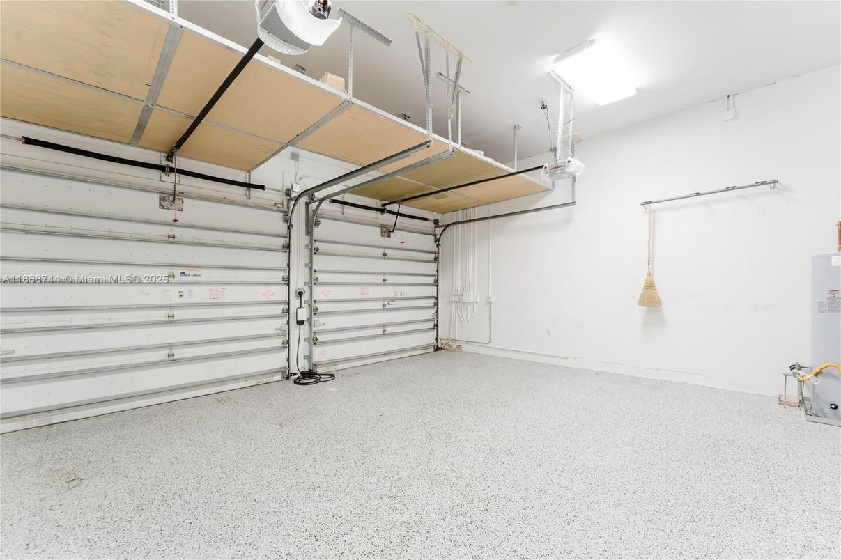 Garage, Interior