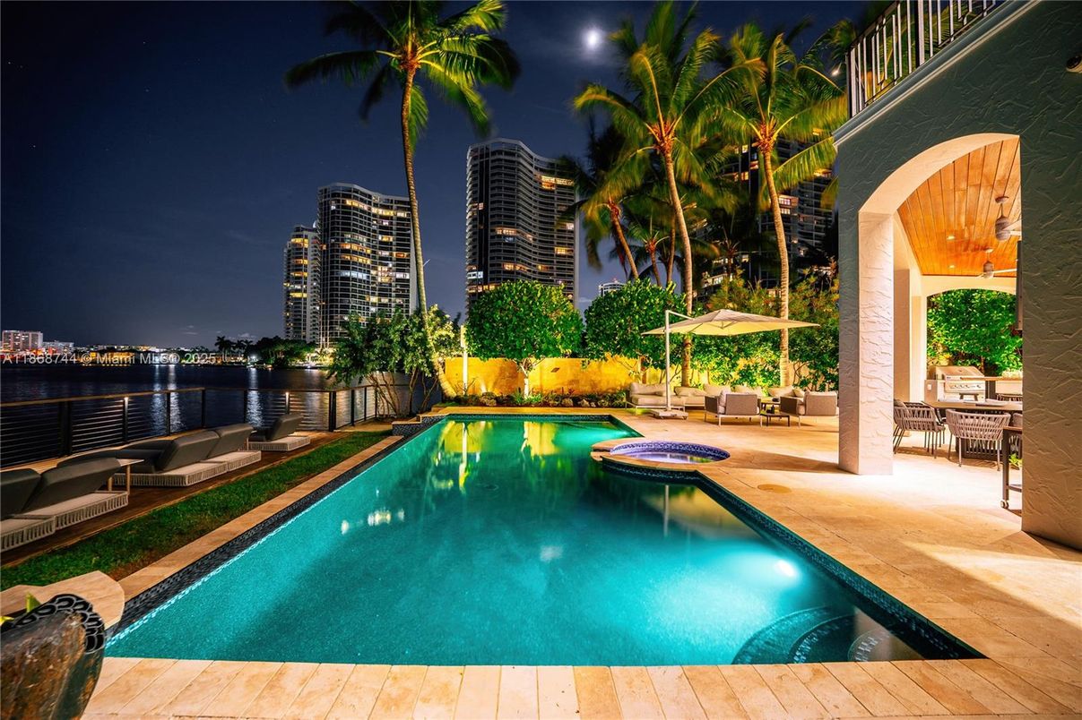 Exterior, Pool, Water