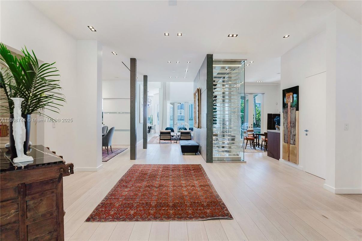 Interior, Recessed Lighting, Wood Texture Flooring