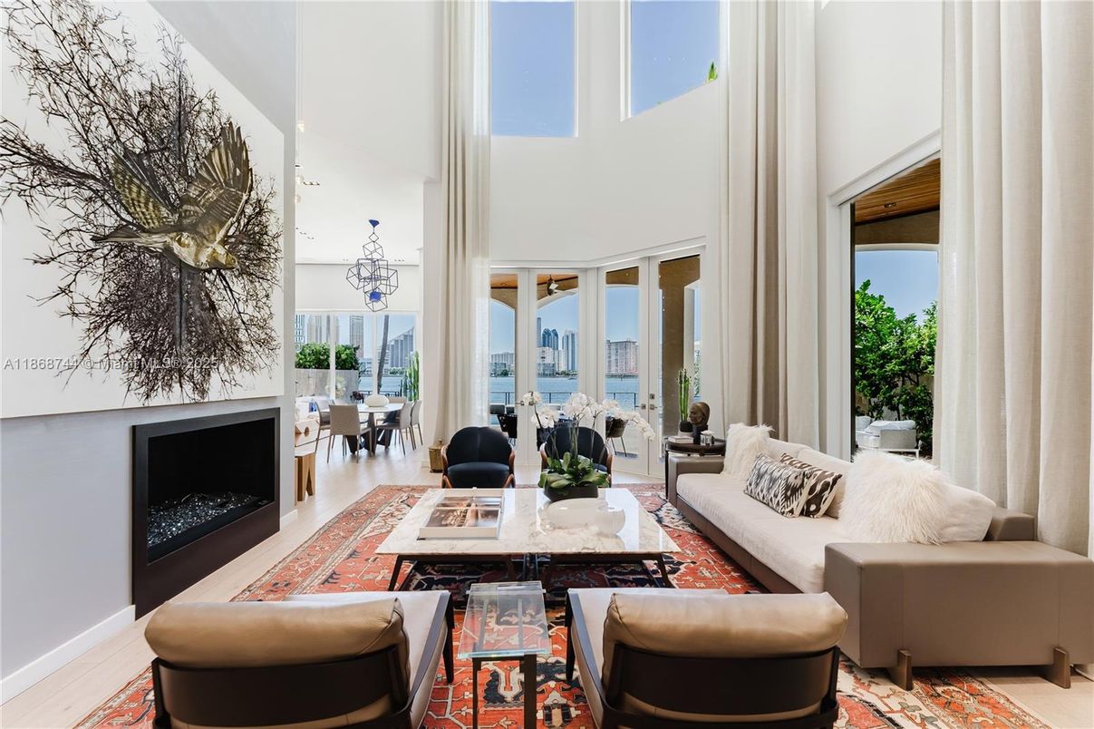 Chandelier, Dining room, Fireplace, Interior, Living room, Water