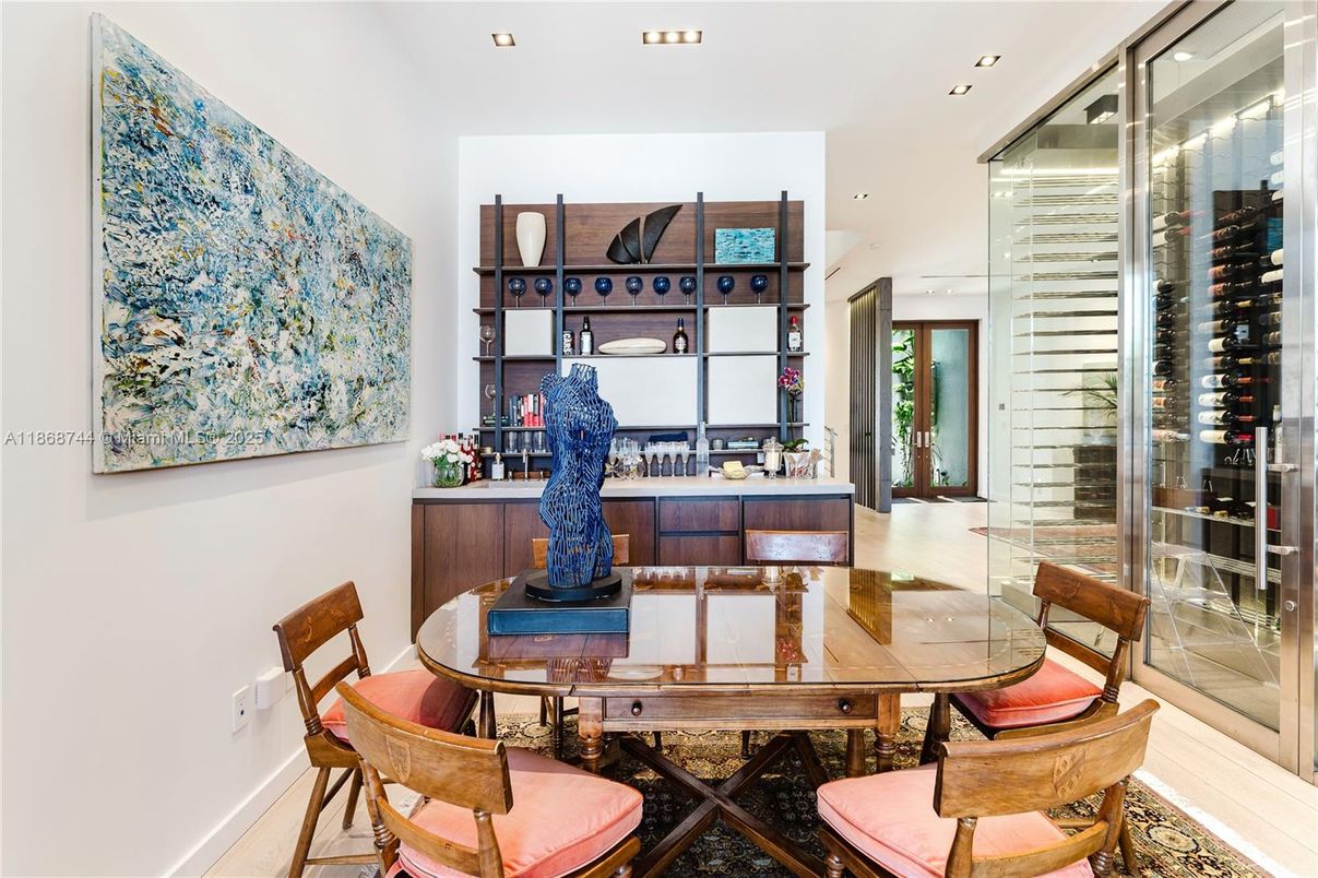 Dining room, Interior, Recessed Lighting