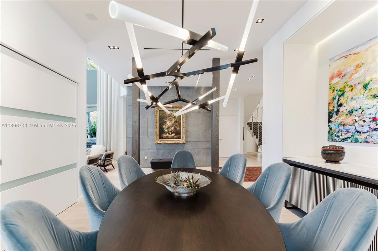 Dining room, Interior, Pendant Lights, Recessed Lighting